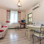Apartman With Parking Space - 14403 *